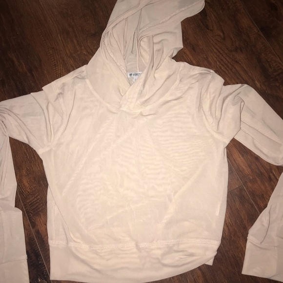 Workout top - Picture 3 of 4